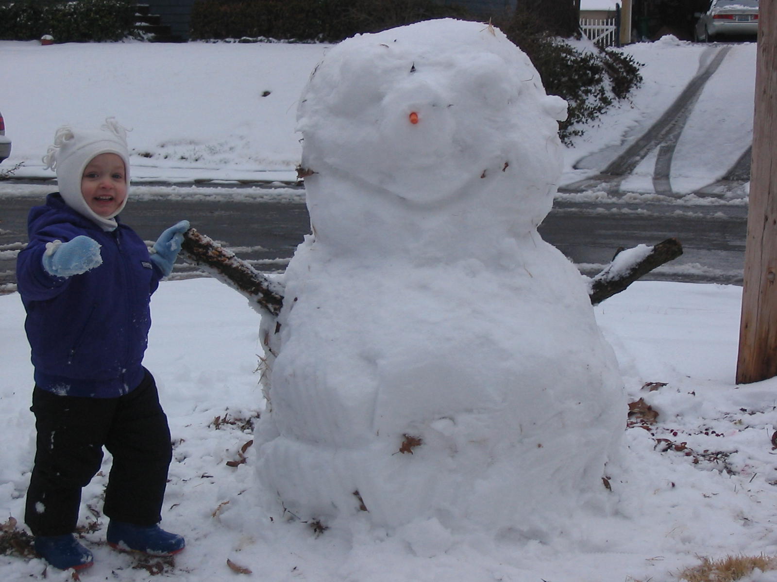 2007_01_21 Cate with snow man.jpg